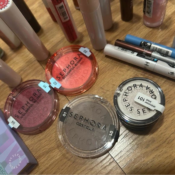 Sephora resellers box of 40 makeup+ 10 FREE lipstick palettes,blush,lip gloss - Picture 7 of 12